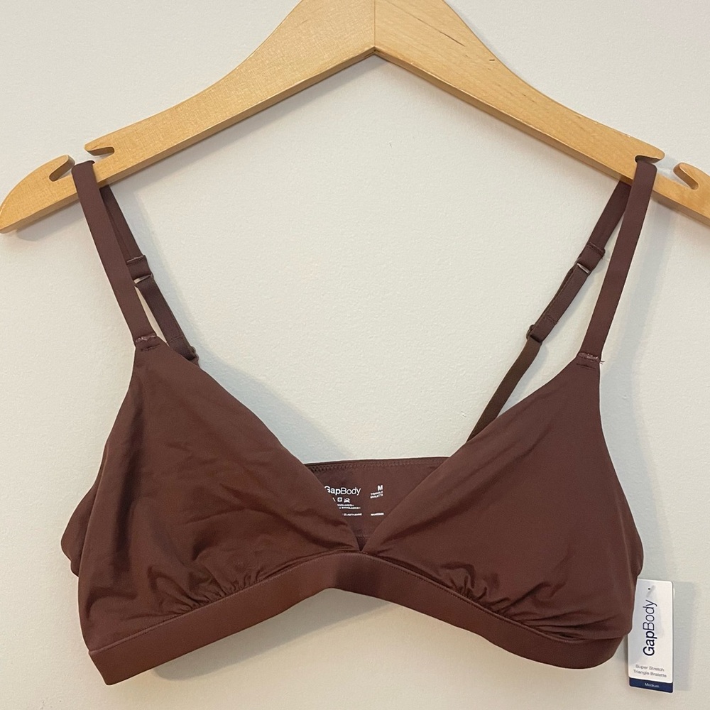 GapBody Super Stretch Triangle  Brown Medium Buttery Soft  NWT